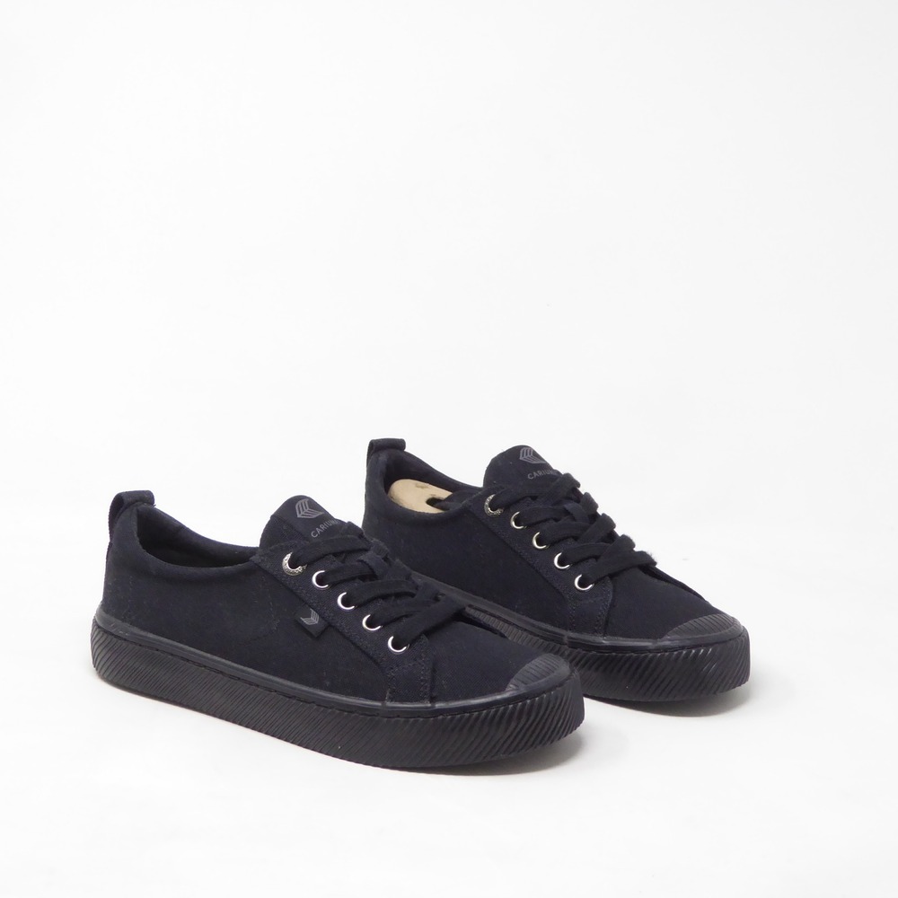 NEW Cariuma Womens Shoes Sneakers Black Canvas OCA Low Top Lace Up Size 6